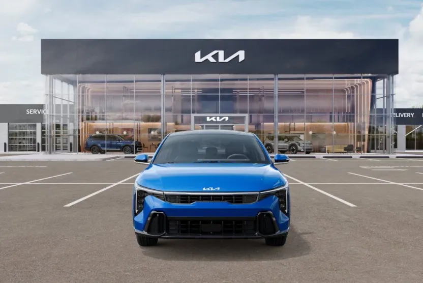 2025 Kia K4 GT-Line photo 1