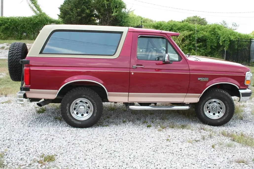 1994 Ford Bronco photo 1