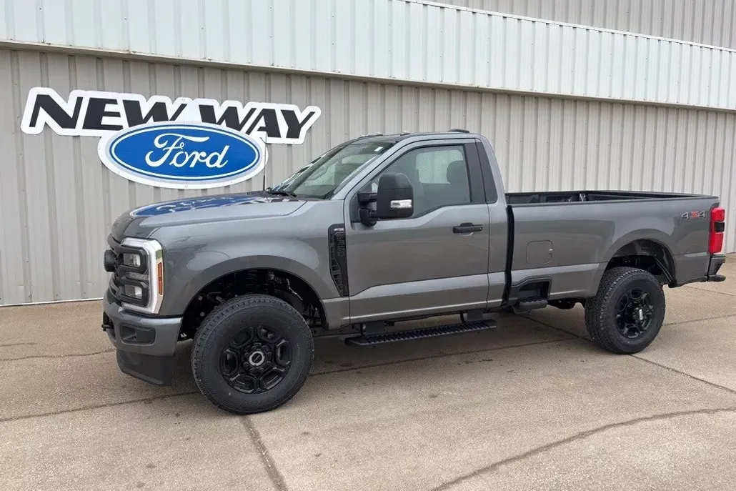 2025 Ford F-350 XL photo 1