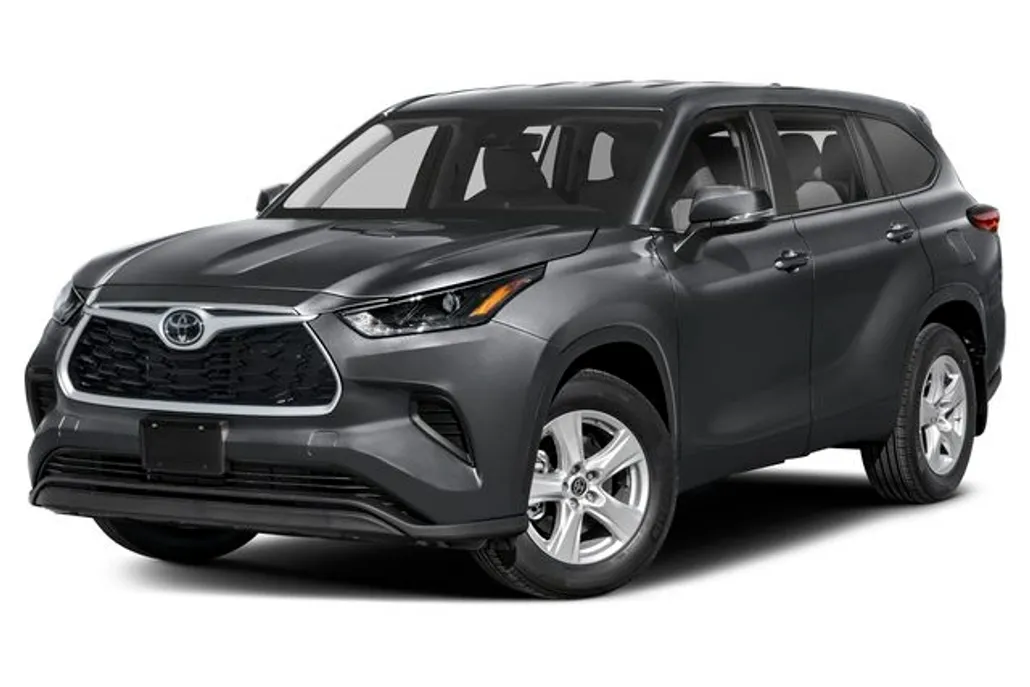 2024 Toyota Highlander LE photo 1