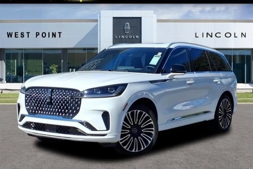 2025 Lincoln Aviator Black Label photo 1