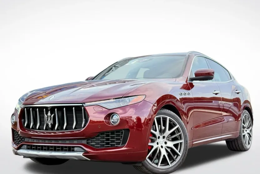 2017 Maserati Levante S photo 1