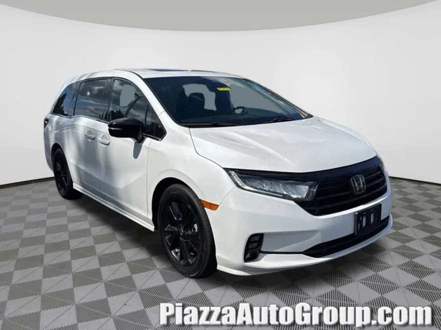 2023 Honda Odyssey Sport photo 1