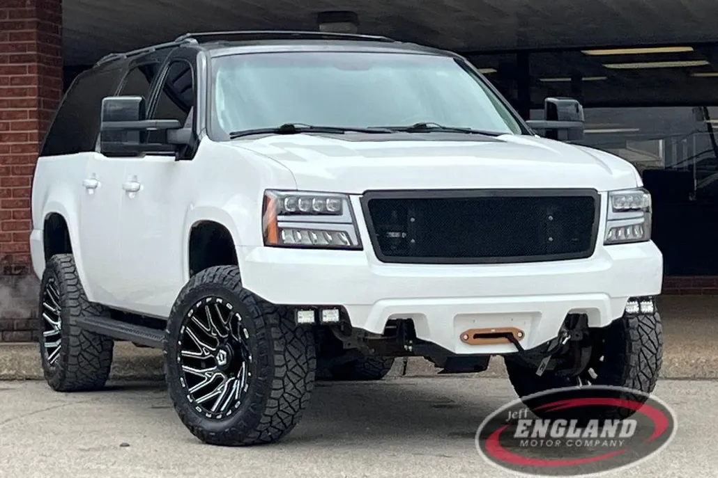 2013 Chevrolet Suburban 2500 photo 1