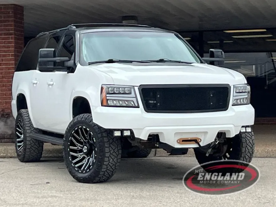 2013 Chevrolet Suburban 2500 photo 1