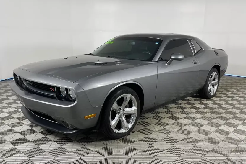 2011 Dodge Challenger R/T photo 1