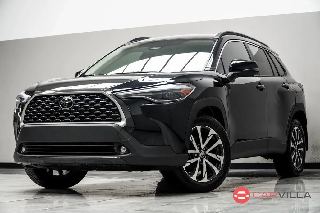 2024 Toyota Corolla Cross XLE photo 1