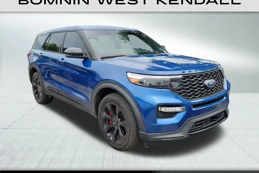 2022 Ford Explorer ST photo 1