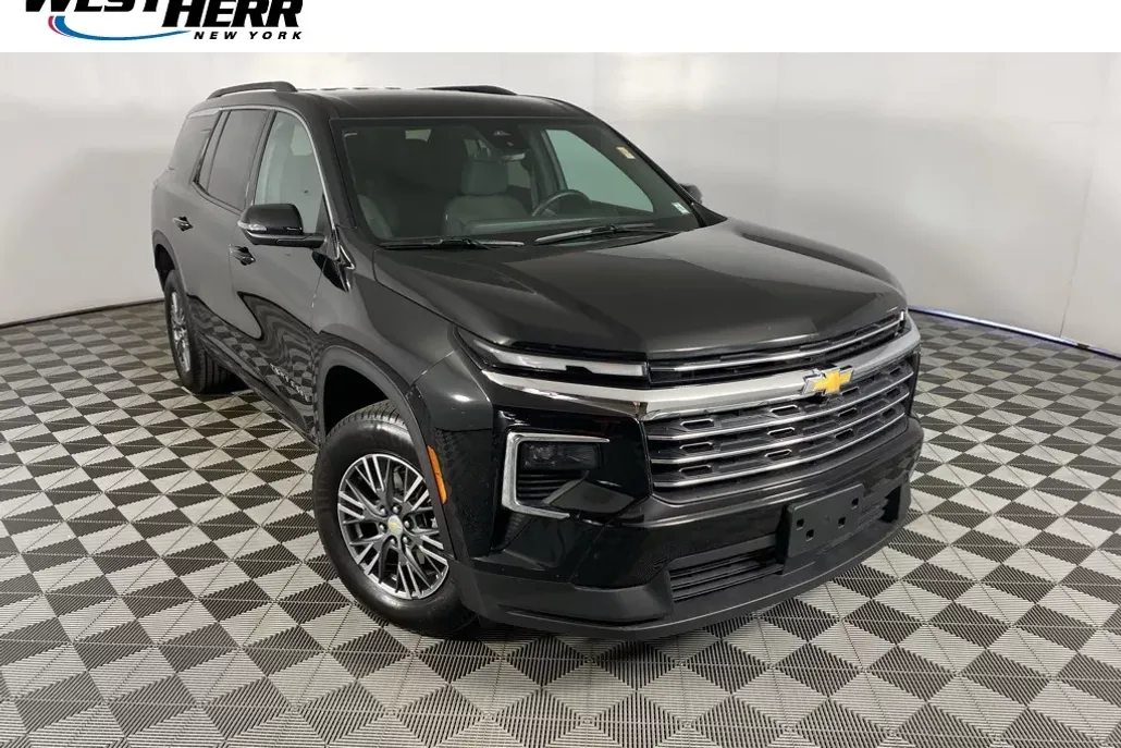 2024 Chevrolet Traverse 2LT photo 1