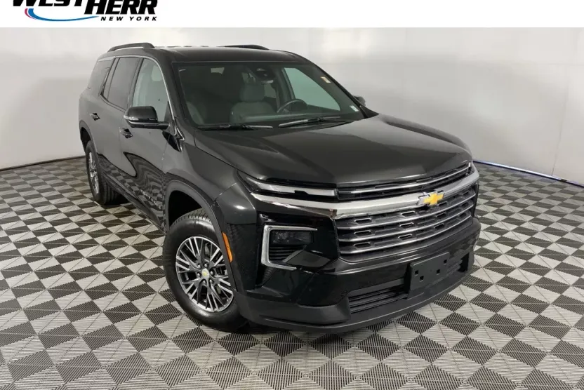 2024 Chevrolet Traverse 2LT photo 1