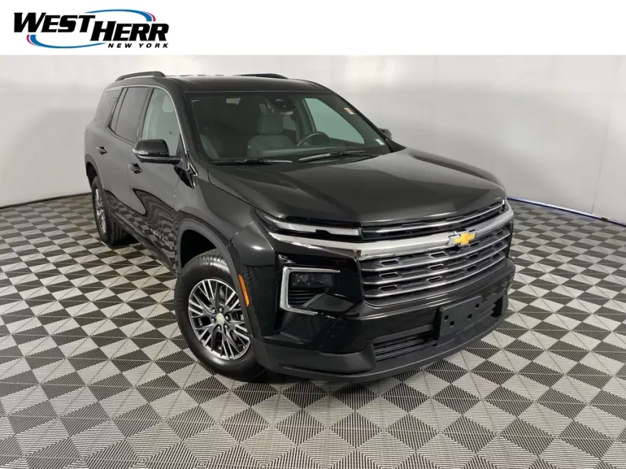 2024 Chevrolet Traverse 2LT photo 1