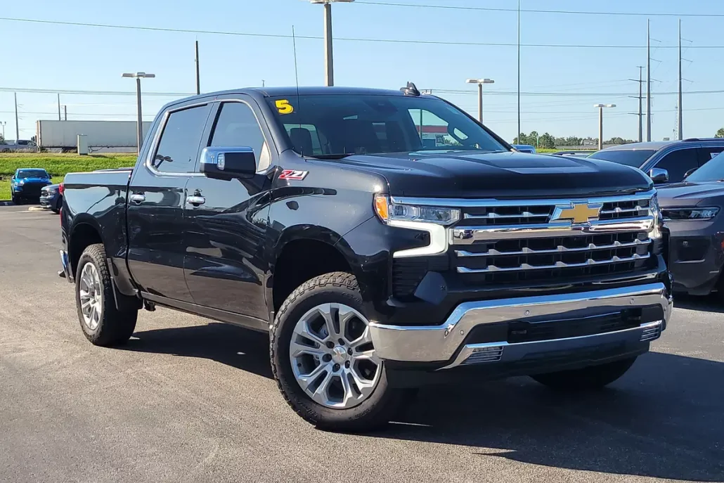 2025 Chevrolet Silverado 1500 LTZ photo 1