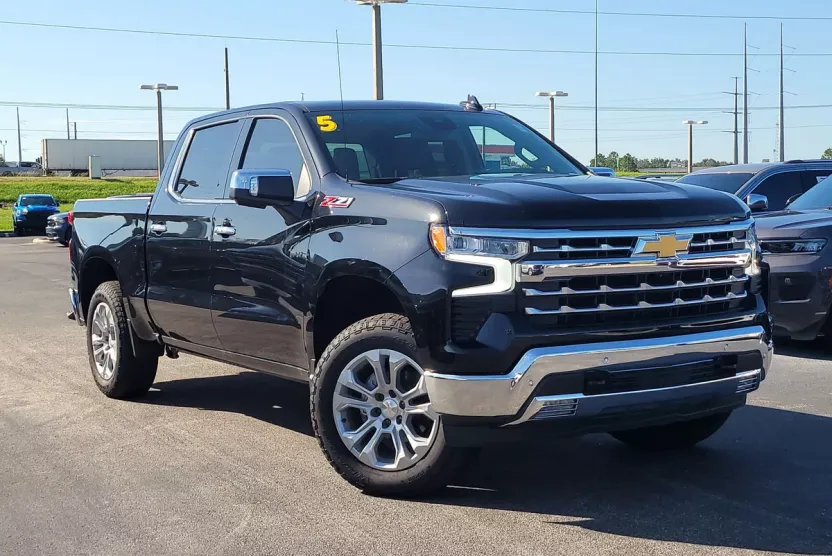 2025 Chevrolet Silverado 1500 LTZ photo 1