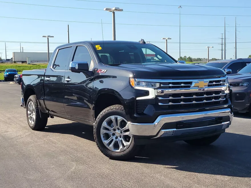 2025 Chevrolet Silverado 1500 LTZ photo 1