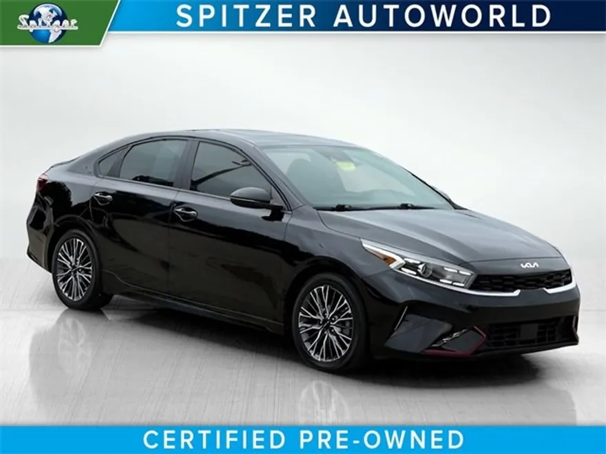 2023 Kia Forte GT-Line photo 1