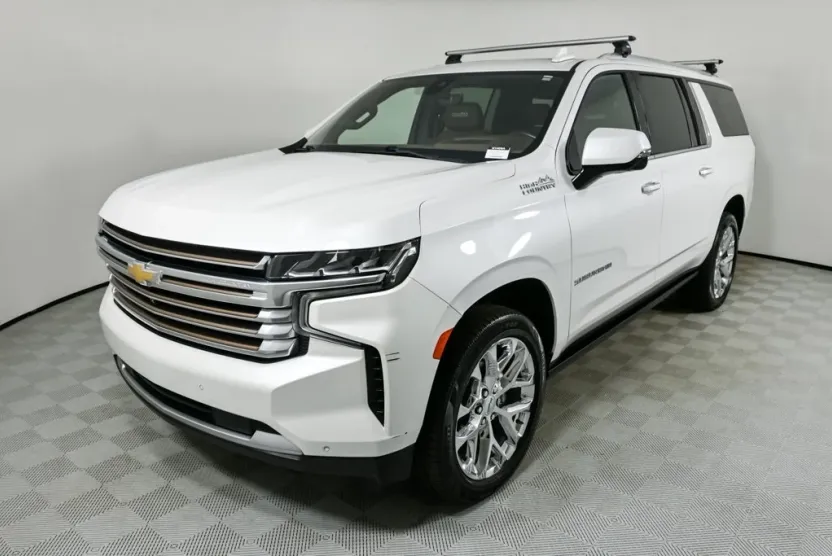 2022 Chevrolet Suburban High Country photo 1