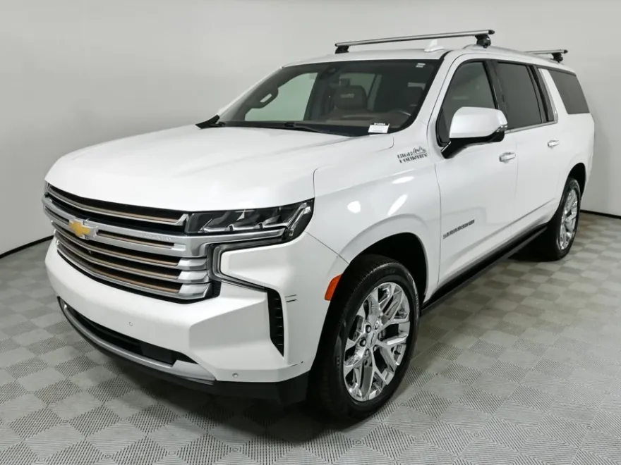 2022 Chevrolet Suburban High Country photo 1