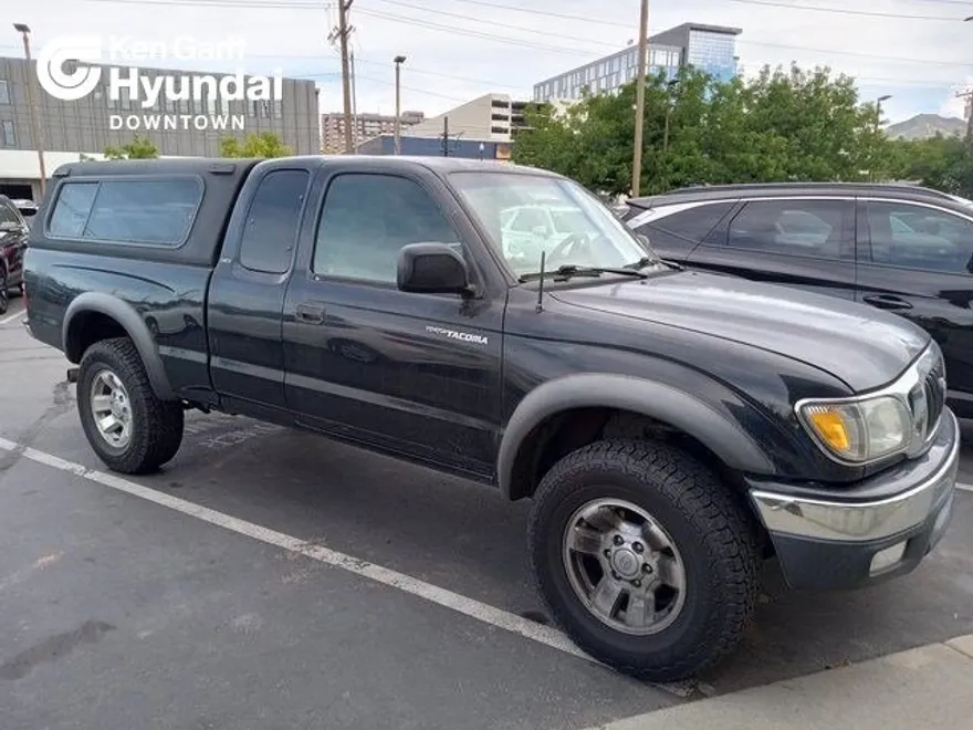 2004 Toyota Tacoma PreRunner photo 1
