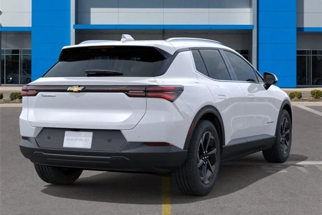 2026 Chevrolet Equinox EV 1LT photo 1