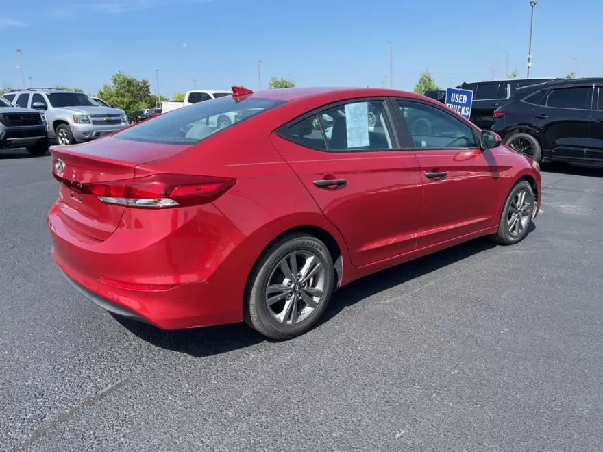 2017 Hyundai Elantra SE photo 1