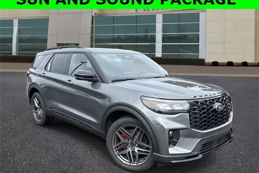2025 Ford Explorer ST photo 1