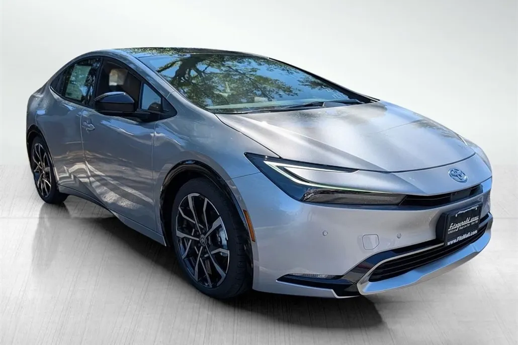 2026 Toyota Prius Plug-in Hybrid XSE Premium photo 1