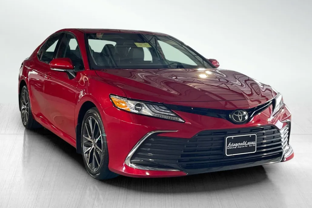 2023 Toyota Camry XLE photo 1