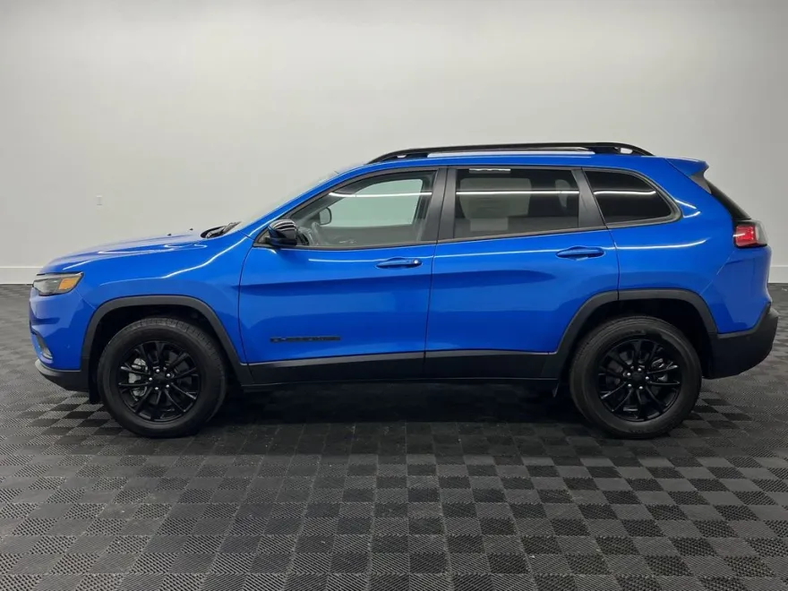 2023 Jeep Cherokee Altitude Lux photo 1