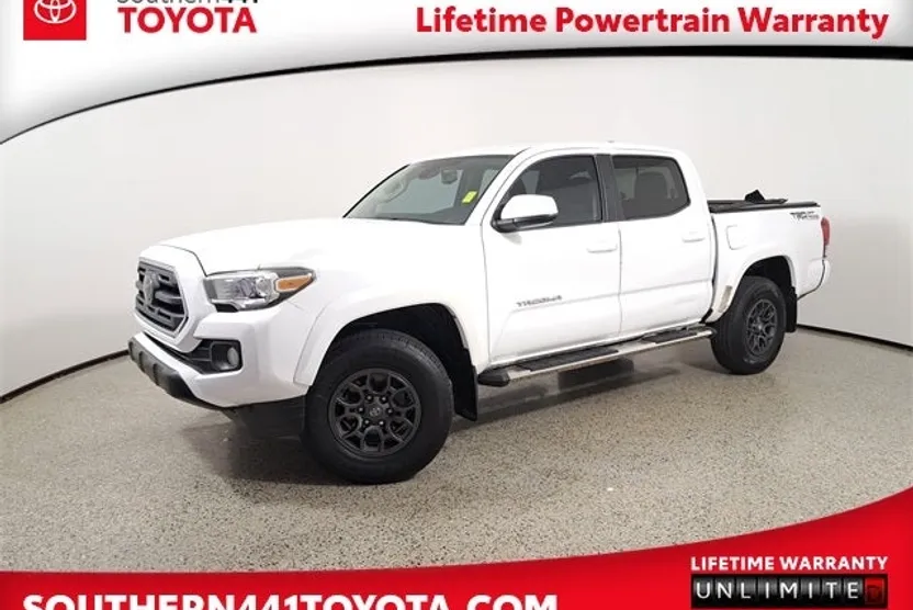 2018 Toyota Tacoma TRD Off-Road V6 photo 1