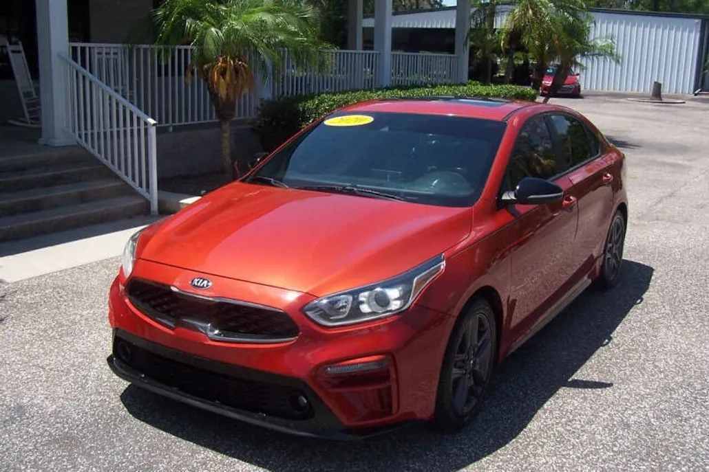 2020 Kia Forte GT-Line photo 1