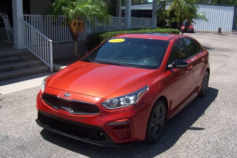 2020 Kia Forte GT-Line photo 1