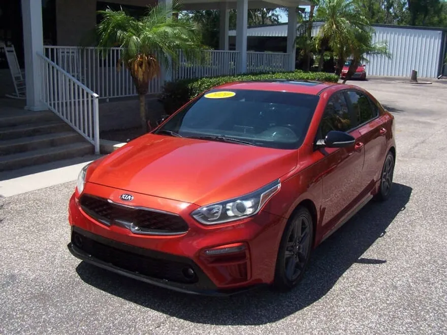 2020 Kia Forte GT-Line photo 1