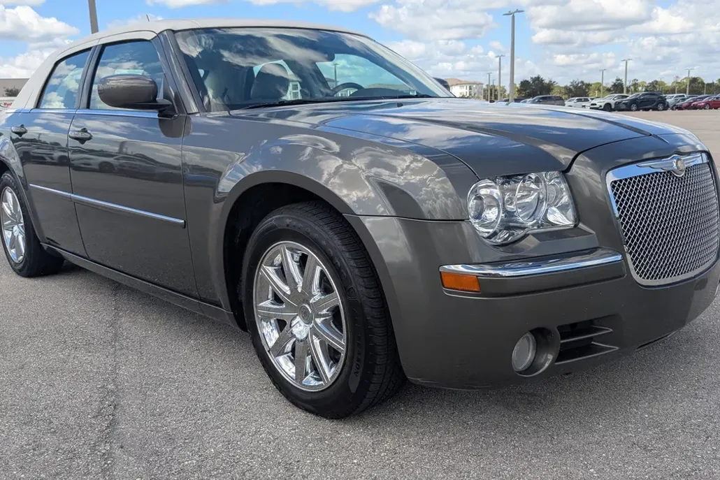 2008 Chrysler 300 Limited photo 1