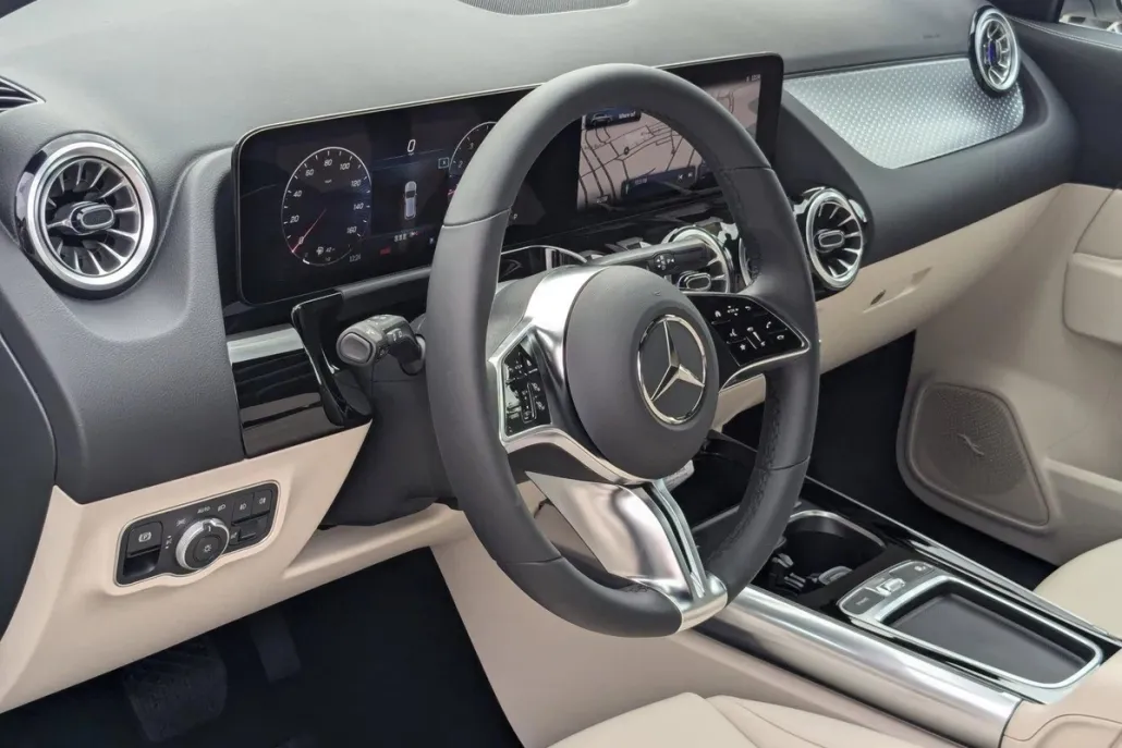 2025 Mercedes Benz GLA 250 photo 1