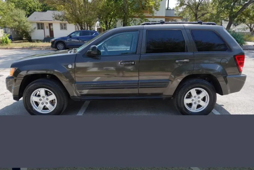 2006 Jeep Grand Cherokee Laredo photo 1