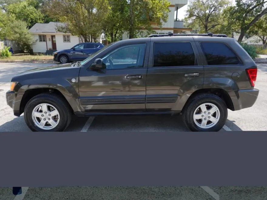 2006 Jeep Grand Cherokee Laredo photo 1