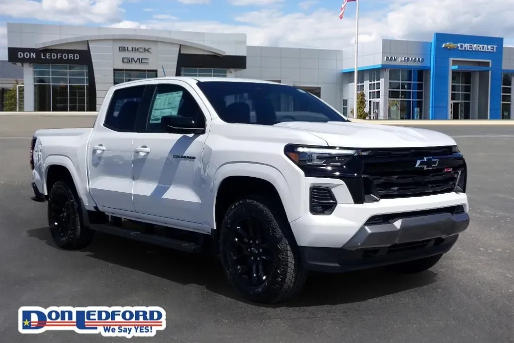 2025 Chevrolet Colorado Z71 photo 1