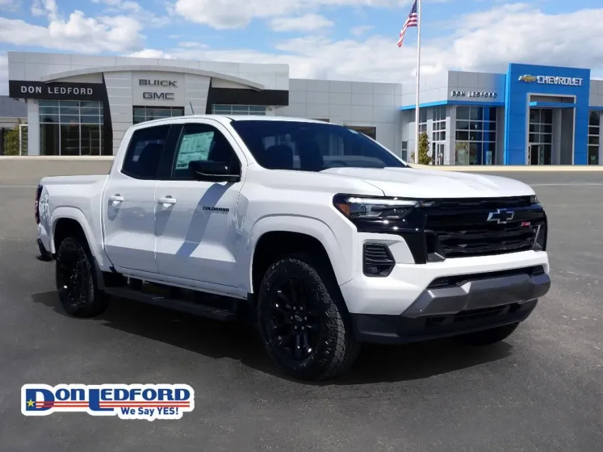 2025 Chevrolet Colorado Z71 photo 1