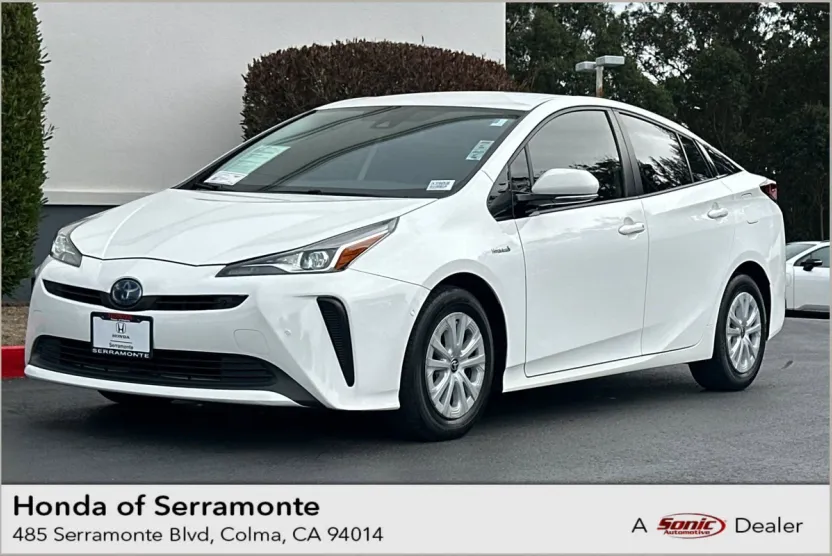 2019 Toyota Prius L Eco photo 1