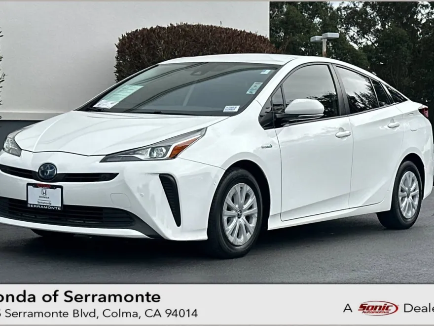 2019 Toyota Prius L Eco photo 1