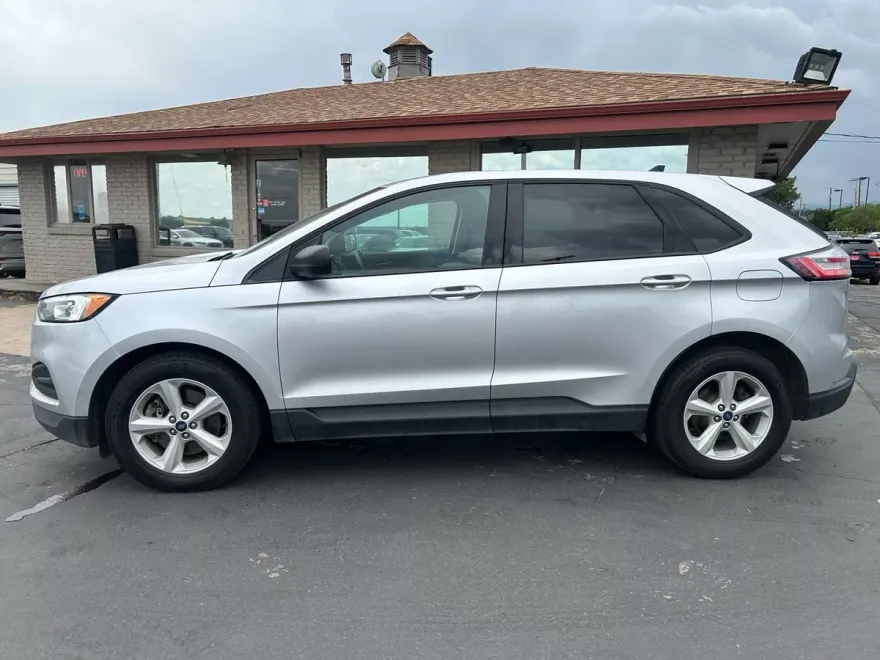 2019 Ford Edge SE photo 1