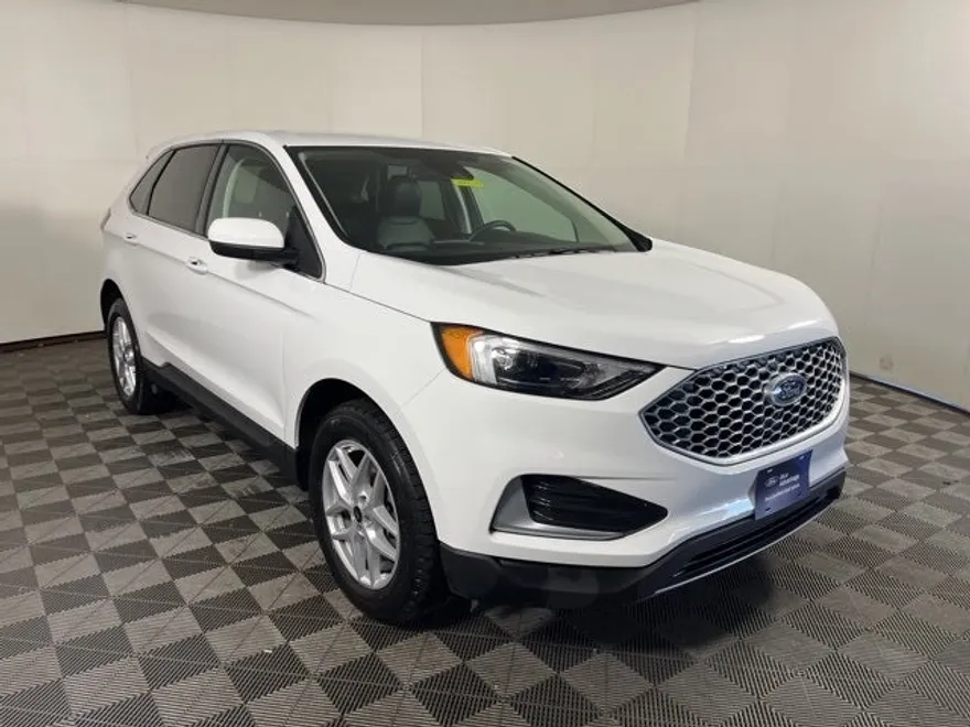 2023 Ford Edge SEL photo 1
