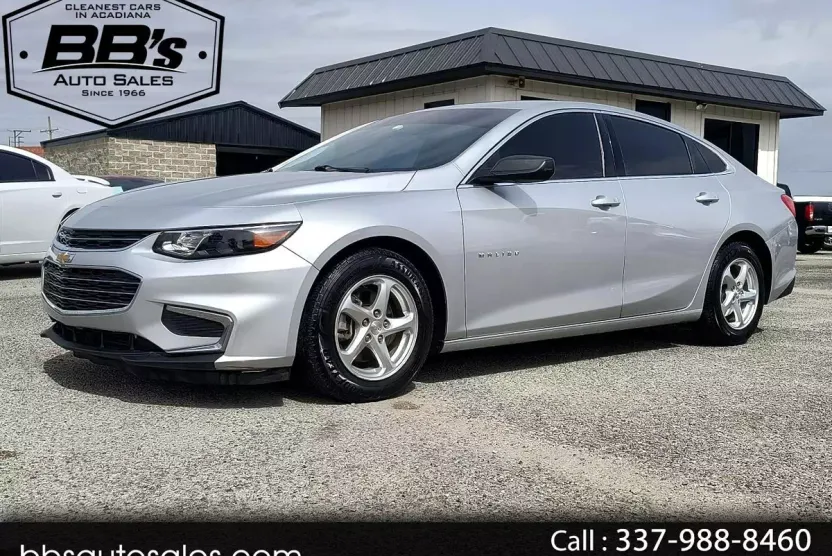 2017 Chevrolet Malibu LS photo 1