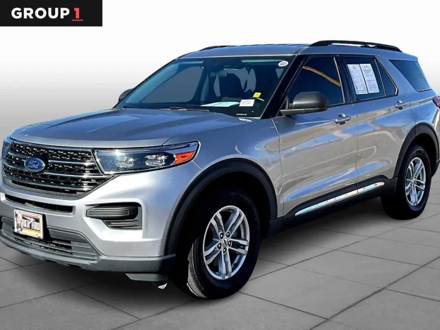 2021 Ford Explorer XLT photo 1