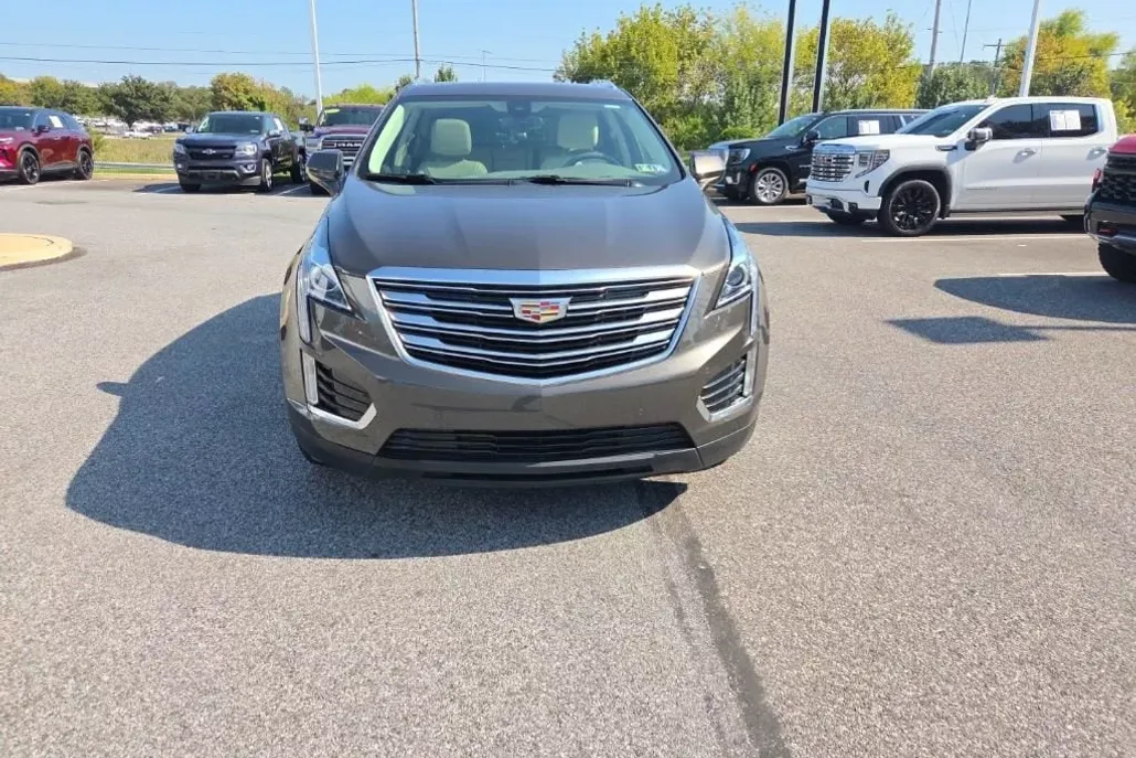 2019 Cadillac XT5 Luxury photo 1