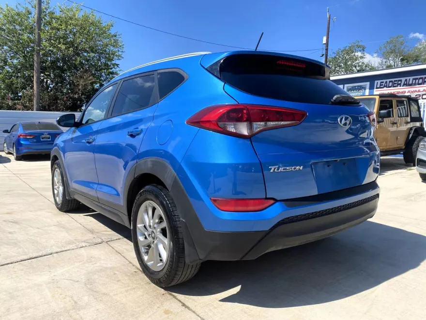 2016 Hyundai Tucson SE Sport photo 1
