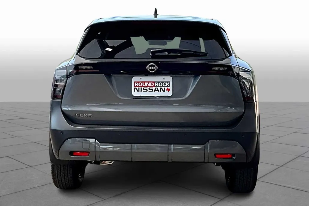 2025 Nissan Kicks SV photo 1