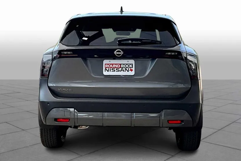 2025 Nissan Kicks SV photo 1