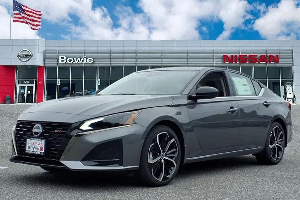 2025 Nissan Altima 2.5 SR photo 1