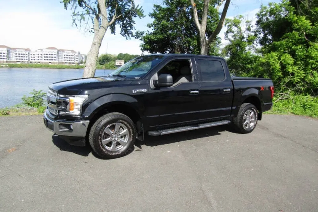 2019 Ford F-150 XLT photo 1